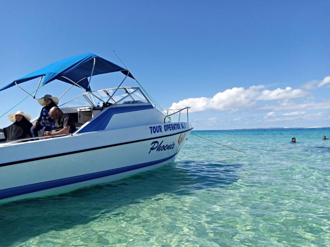 Dolphin Dhow Beach Safaris Віланкулуш Екстер'єр фото