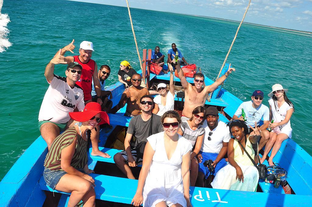 Dolphin Dhow Beach Safaris Віланкулуш Екстер'єр фото
