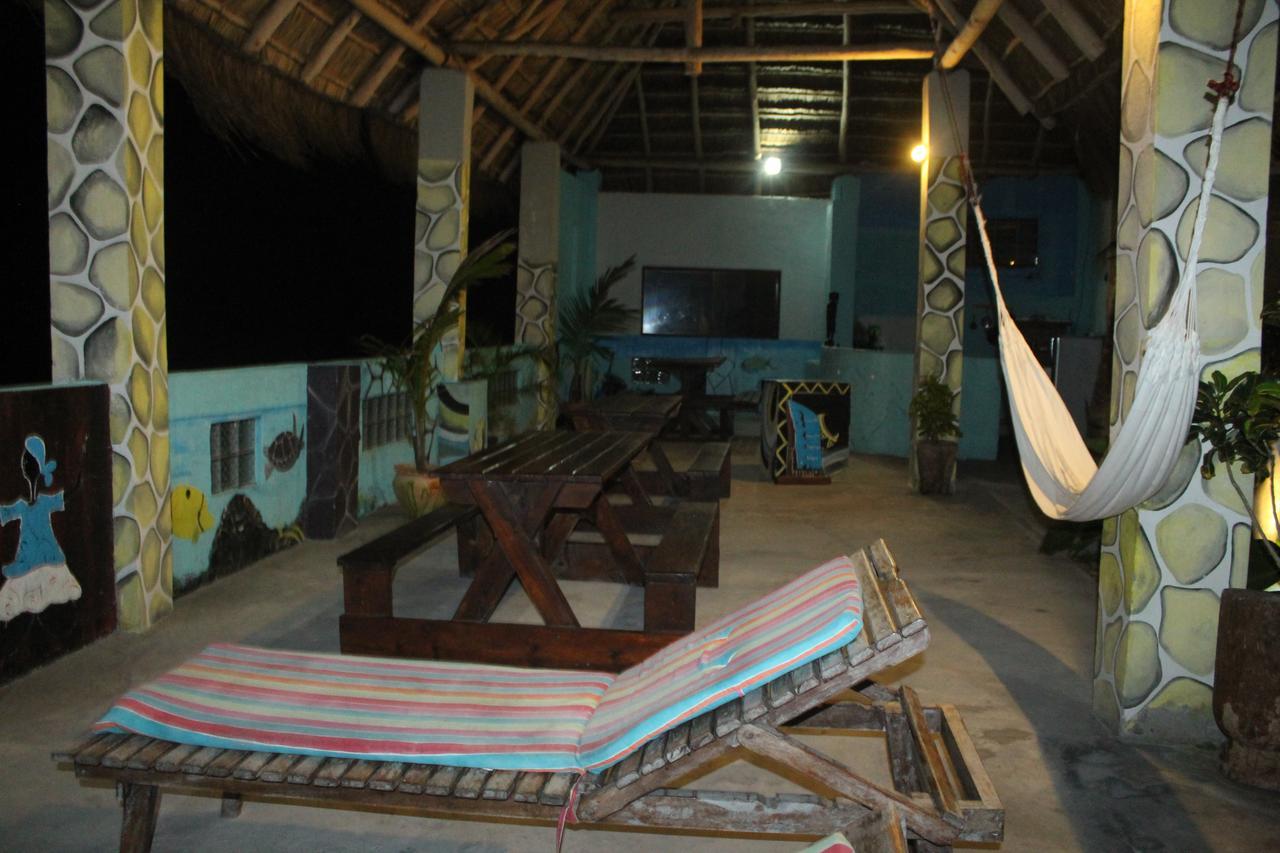 Dolphin Dhow Beach Safaris Віланкулуш Екстер'єр фото